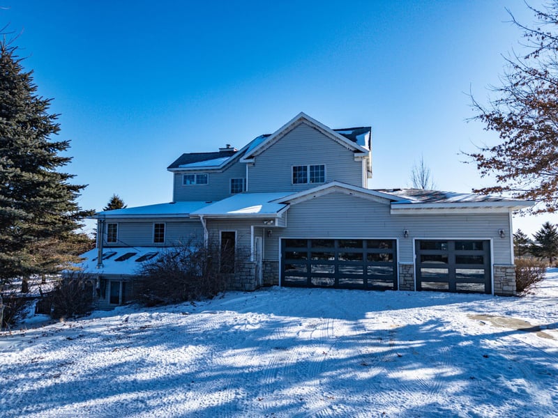 11679 85th St NW, Pine Island, MN 55963