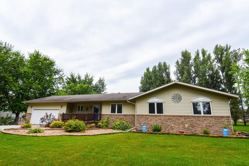 114 Fern Rd, Thief River Falls, MN 56701