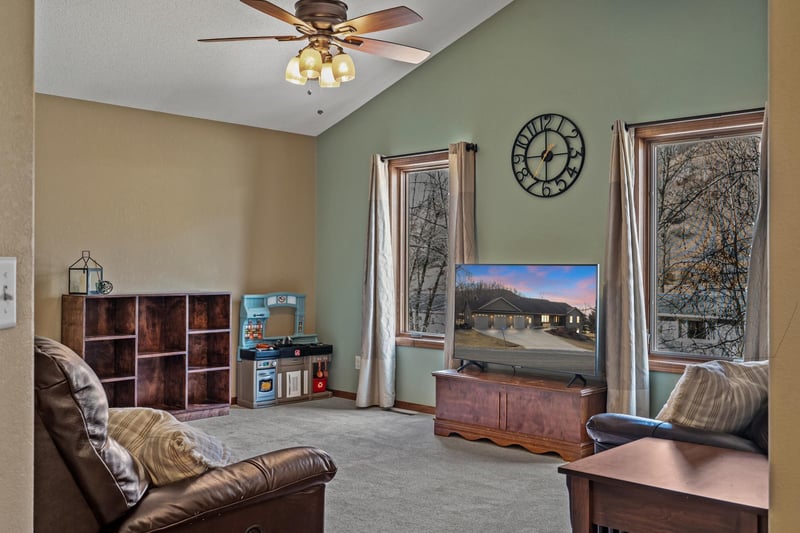 8675 Golfview Dr, Houston, MN 55943