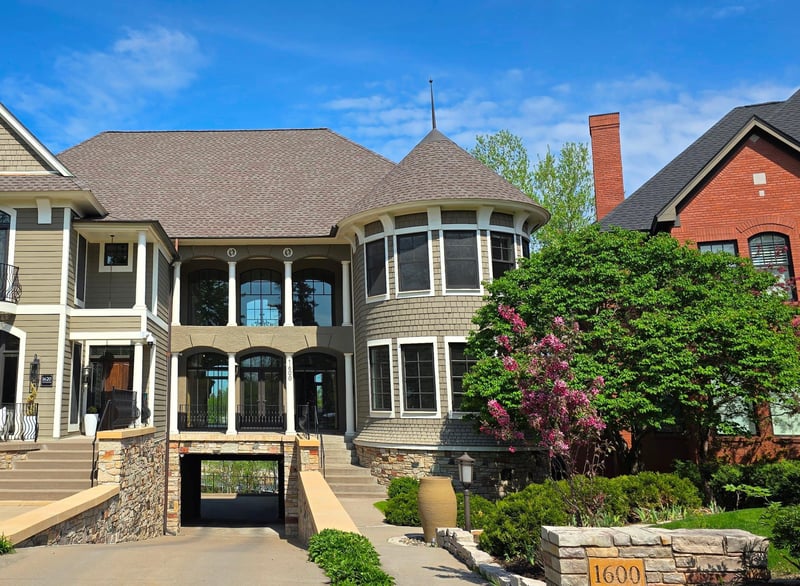 1600 Kenwood Pw, Minneapolis, MN 55405