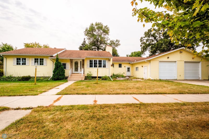 716 2nd St NE, Fosston, MN 56542