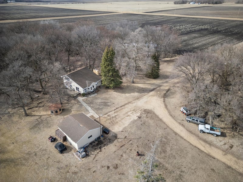 69193 380th St, Saint James, MN 56081
