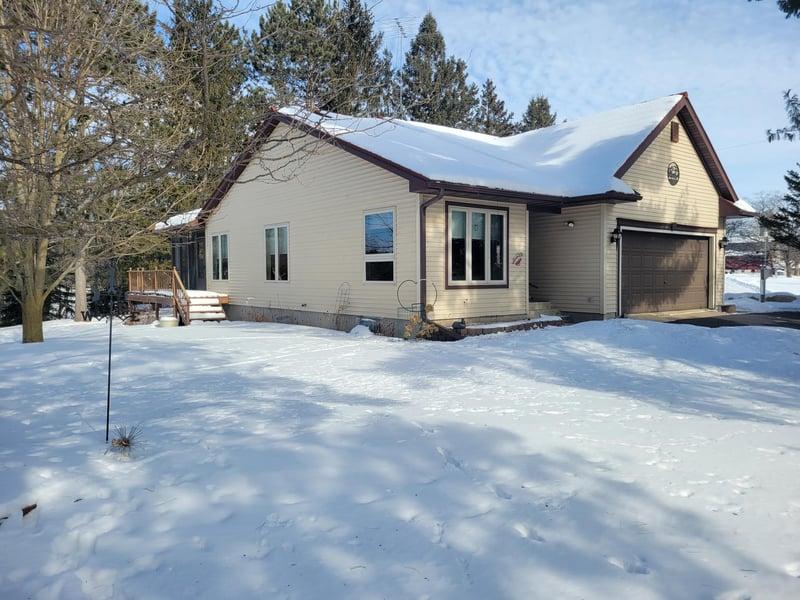 201 99th Ave, Clayton, WI 54004
