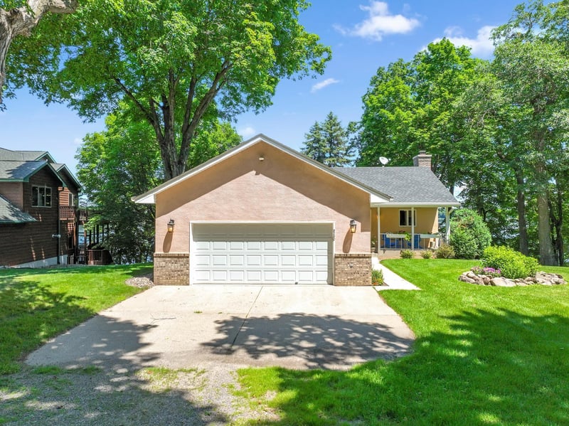 8290 Irvine Ave NW, Annandale, MN 55302