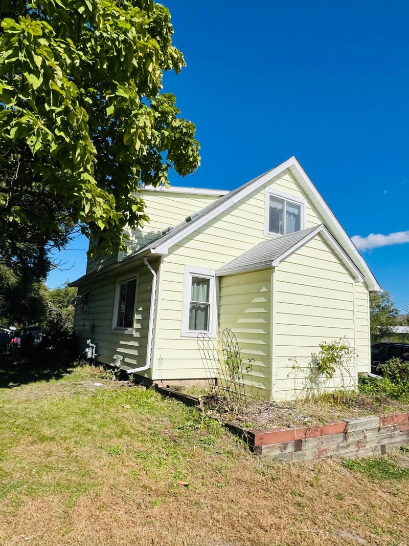 1201 Frost Ave, Maplewood, MN 55109