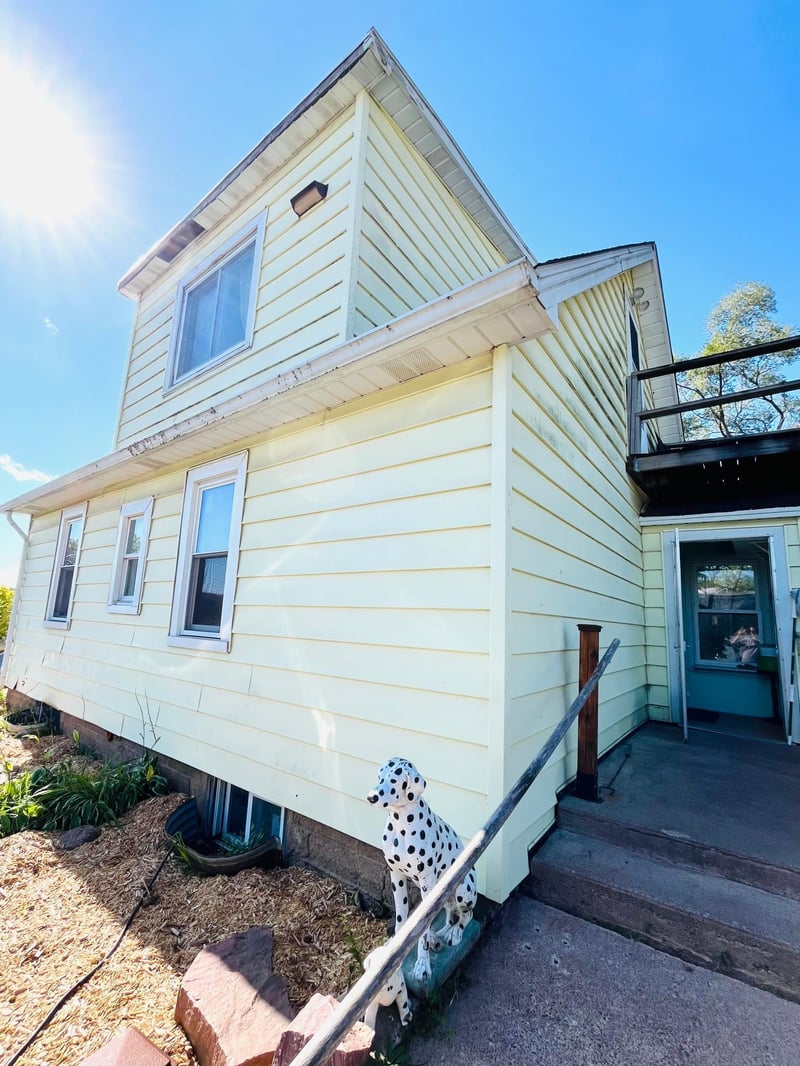 1201 Frost Ave, Maplewood, MN 55109