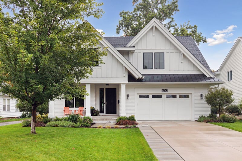 630 Gardner St E, Wayzata, MN 55391