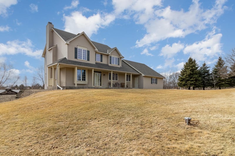 8811 E 275th St, Elko New Market, MN 55020