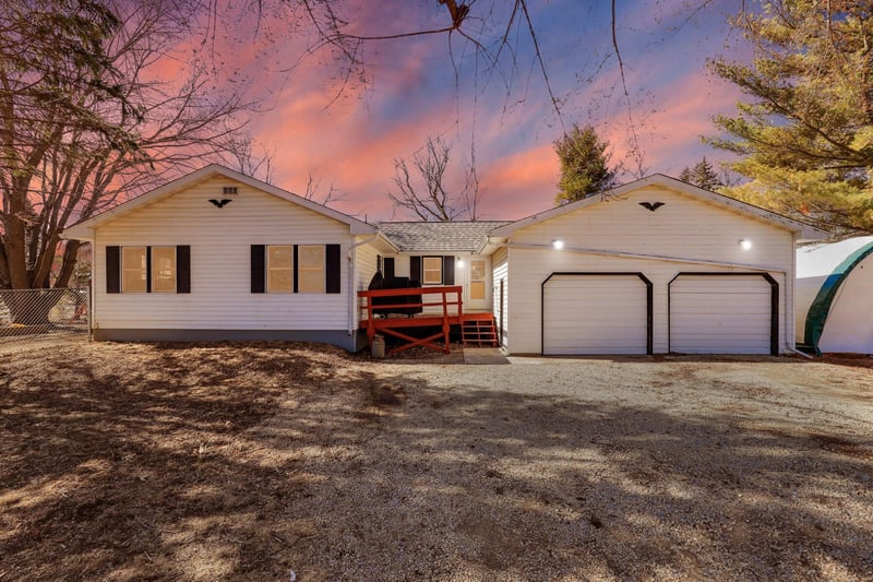 54591 130th Ave, West Concord, MN 55985