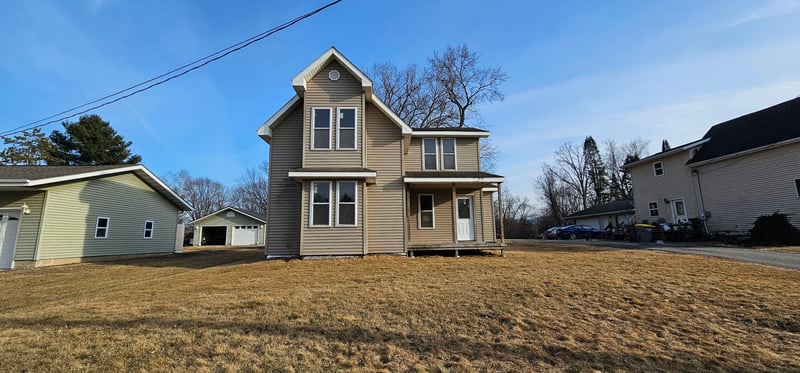 17334 N Main St, Galesville, WI 54630
