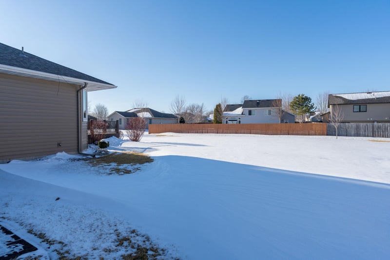 105 Foxborough Ln, Eagle Lake, MN 56024