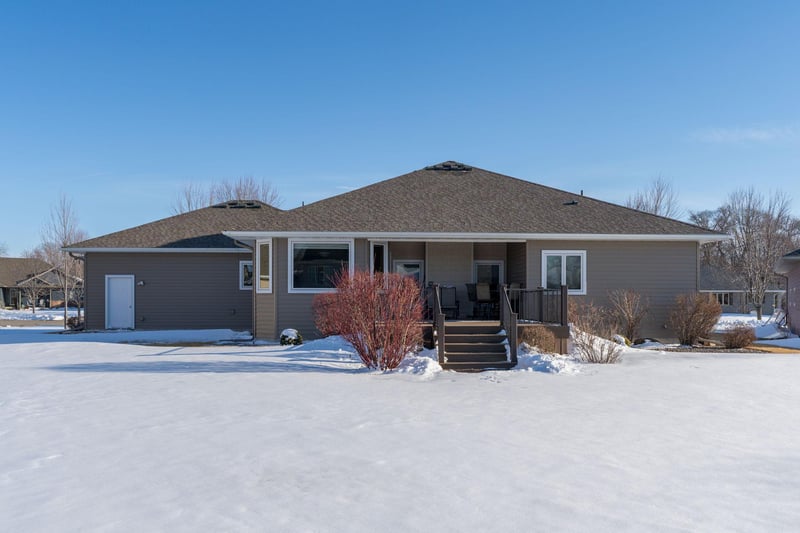105 Foxborough Ln, Eagle Lake, MN 56024