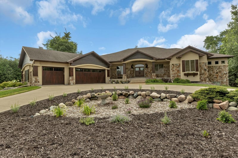 1726 Blackberry Cir, Sartell, MN 56377