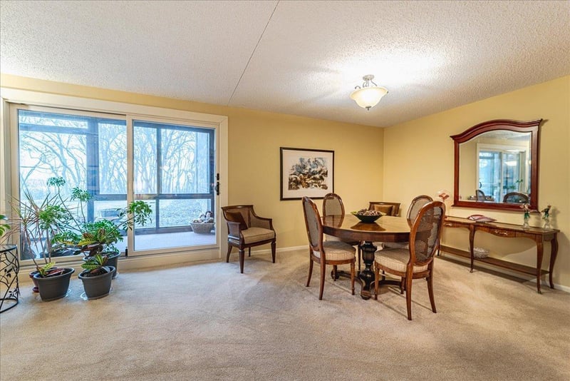 1700 Lexington Ave S #105, Mendota Heights, MN 55118