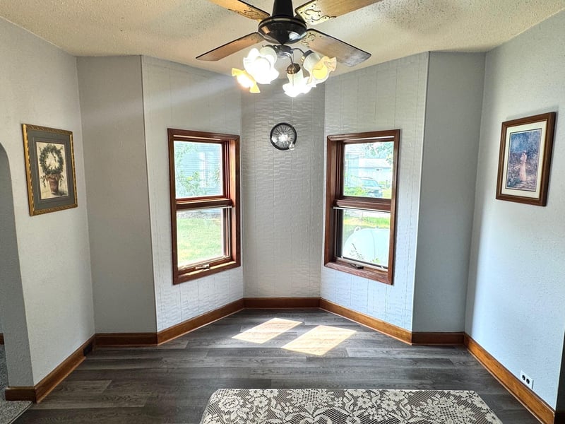 401 S Main St, Badger, MN 56714