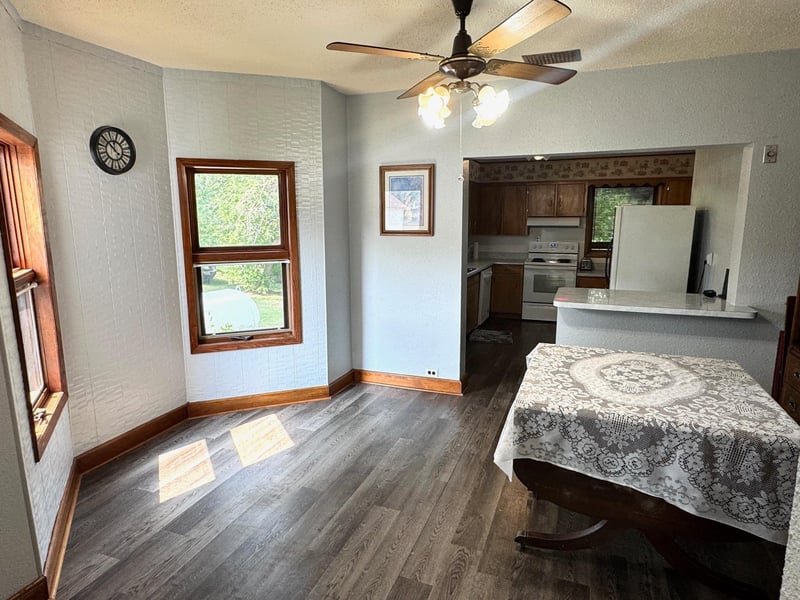 401 S Main St, Badger, MN 56714