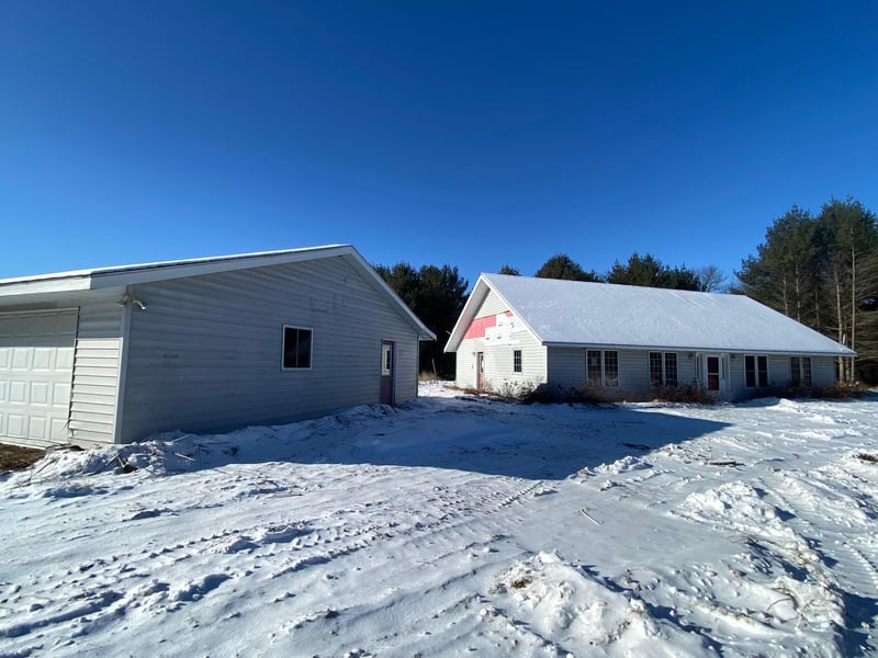 444 28th St, New Auburn, WI 54757