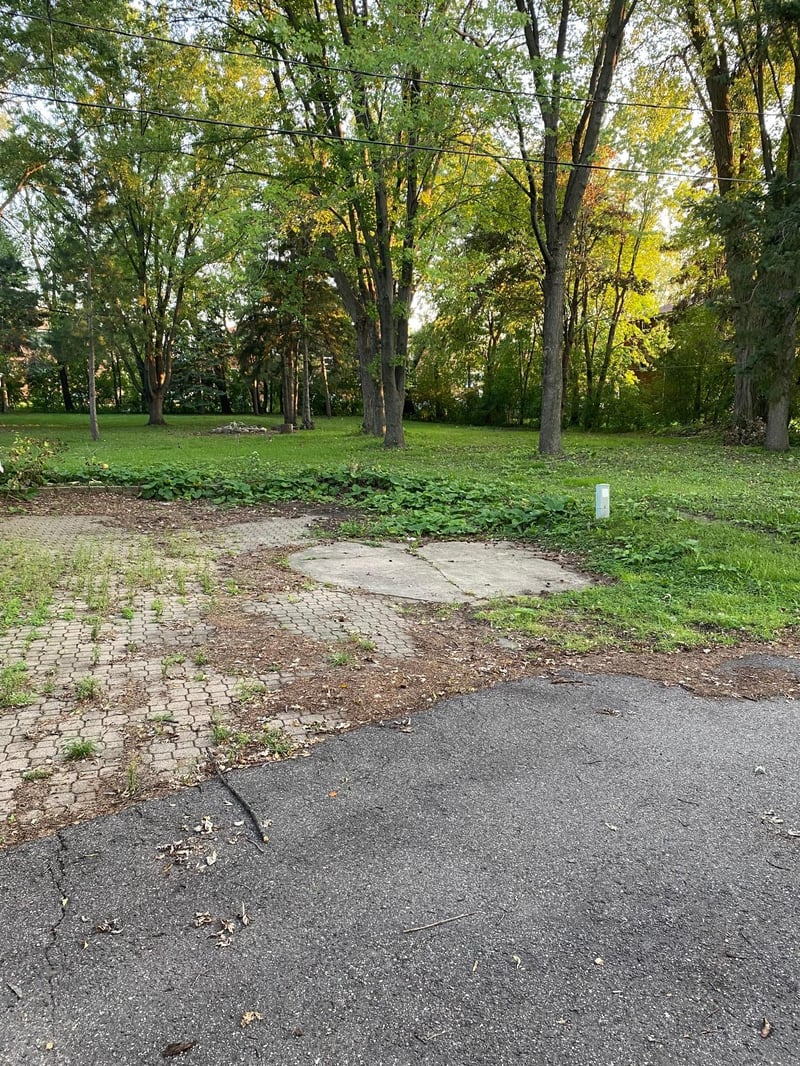 1624 County Road B W, Roseville, MN 55113