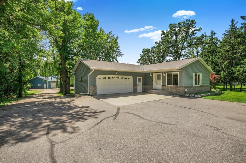 18615 County Road 9, Avon, MN 56310