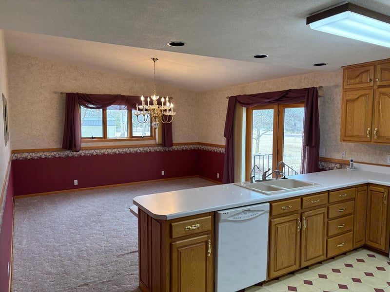 605 Funk Ave, Lakefield, MN 56150