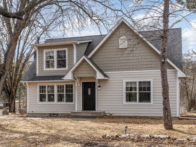 855 River St, Taylors Falls, MN 55084