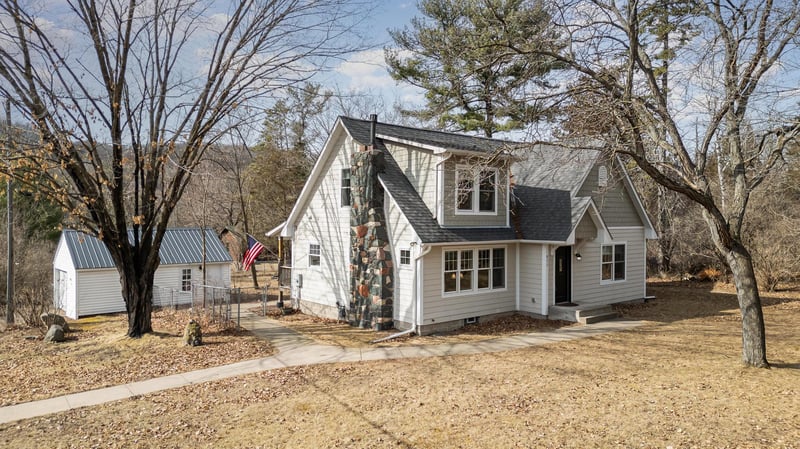 855 River St, Taylors Falls, MN 55084