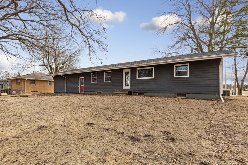 1214 Springfield Pw, Jackson, MN 56143