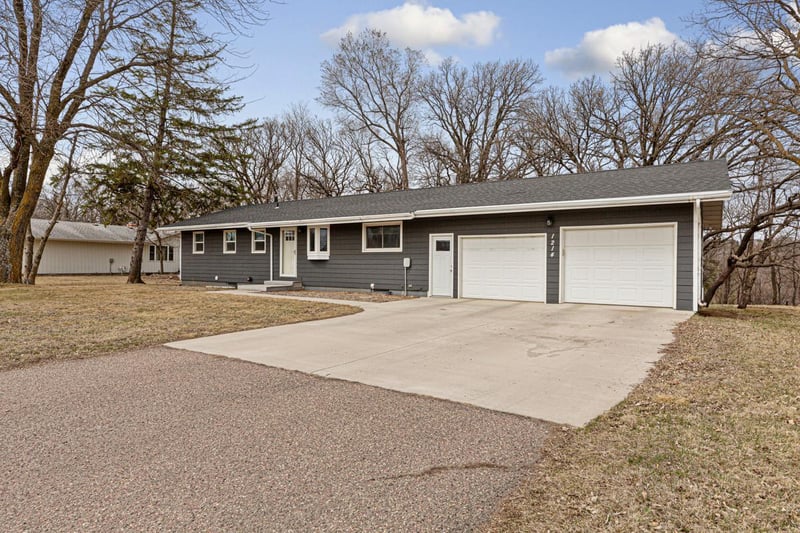 1214 Springfield Pw, Jackson, MN 56143