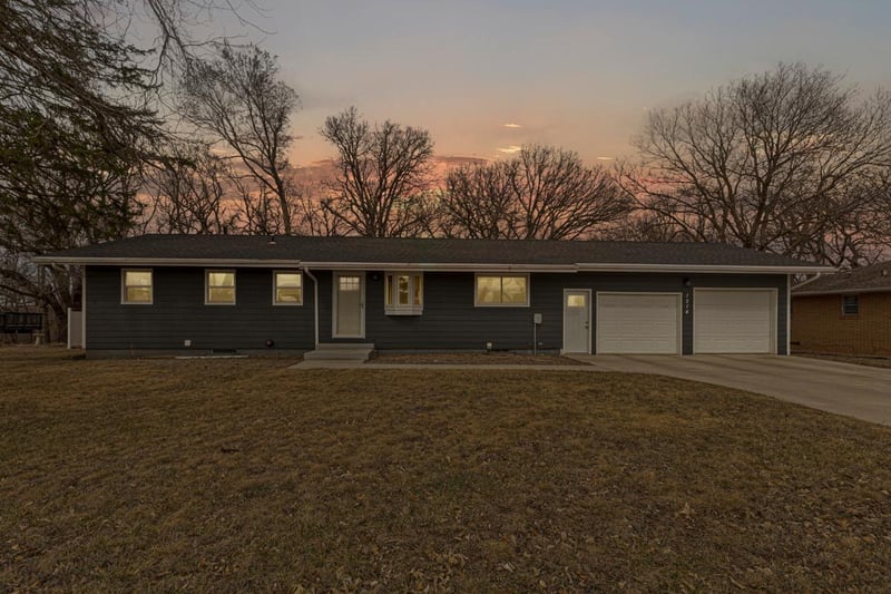 1214 Springfield Pw, Jackson, MN 56143