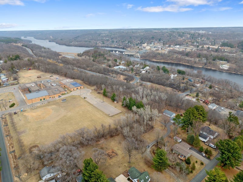530 Center St, Taylors Falls, MN 55084