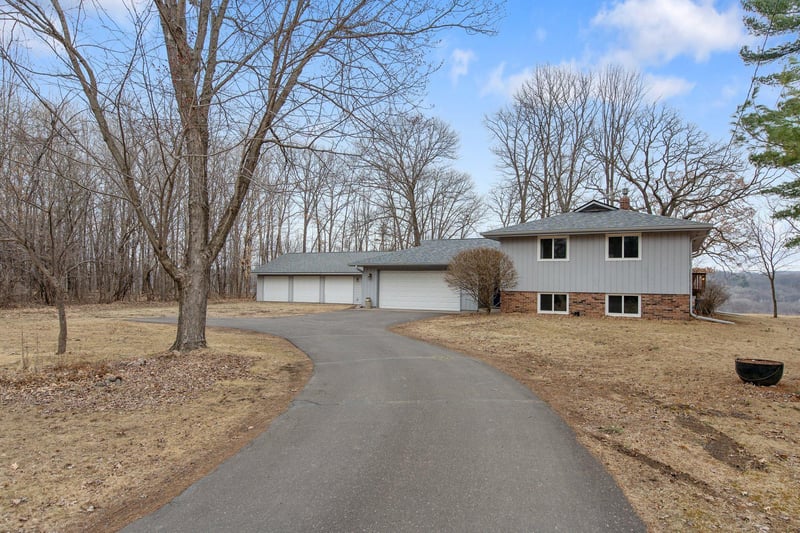 530 Center St, Taylors Falls, MN 55084
