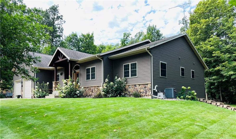 621 Ironwood St, Barron, WI 54812