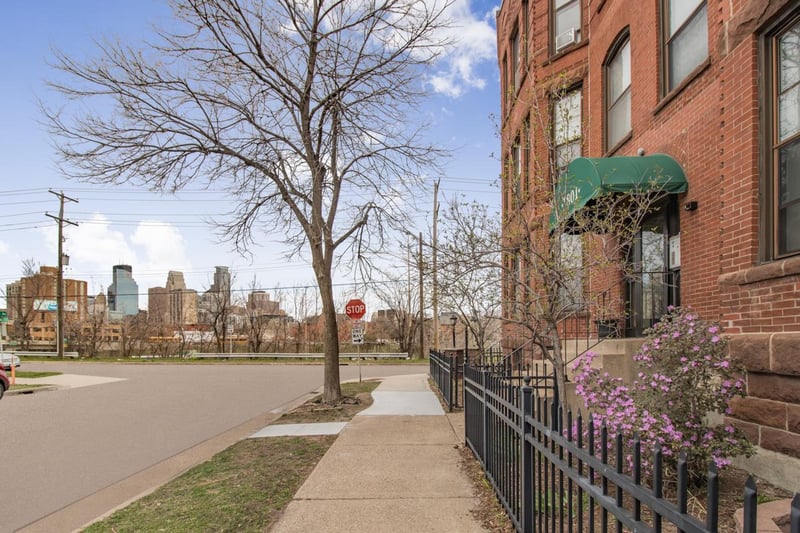 1801 Elliot Ave #5, Minneapolis, MN 55404