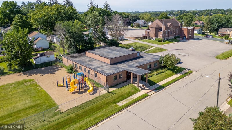 555 East Ave, Zumbrota, MN 55992