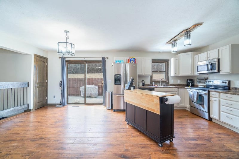 604 Wildcat Dr, Plum City, WI 54761