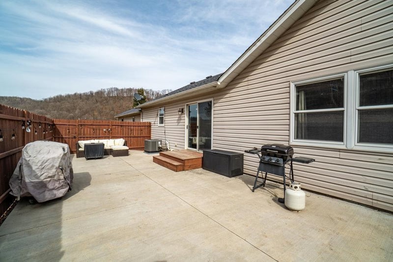 604 Wildcat Dr, Plum City, WI 54761