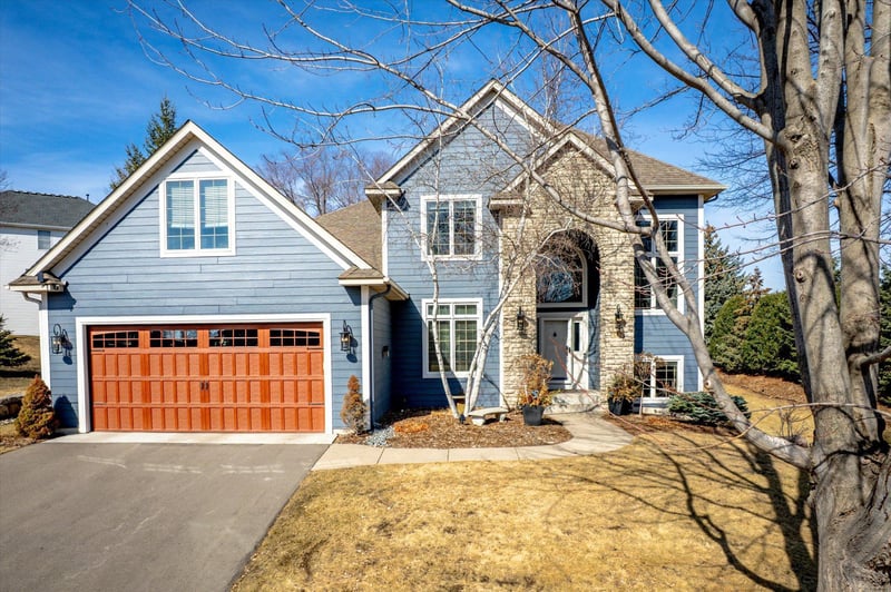 577 High Ridge Cir, Mendota Heights, MN 55118