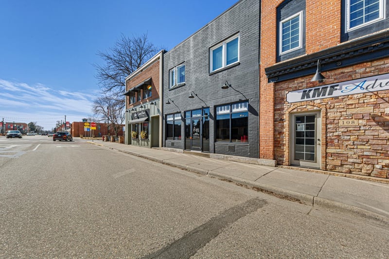 106 N Main St, Le Sueur, MN 56058
