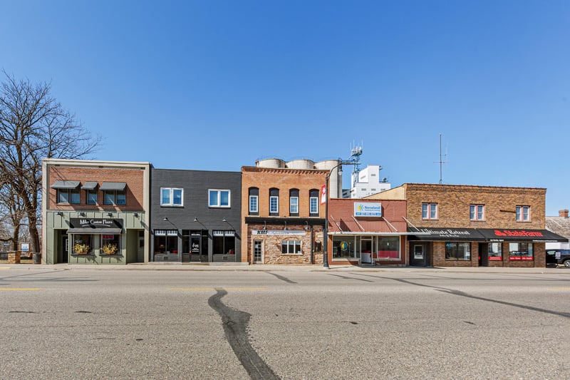 106 N Main St, Le Sueur, MN 56058