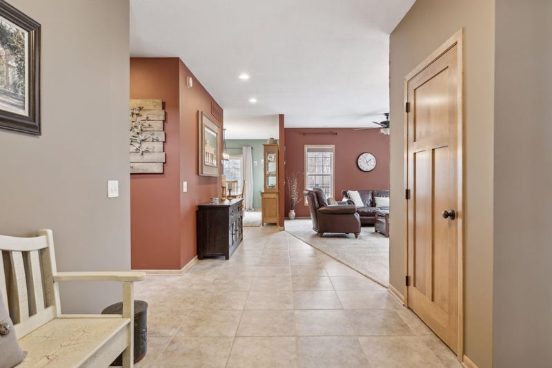 1196 105th St E, Inver Grove Heights, MN 55077