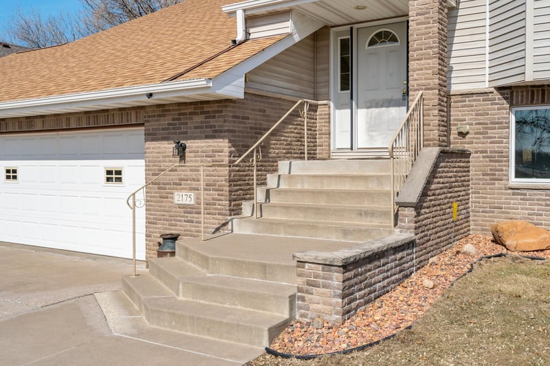 2175 13th Ave E, North Saint Paul, MN 55109