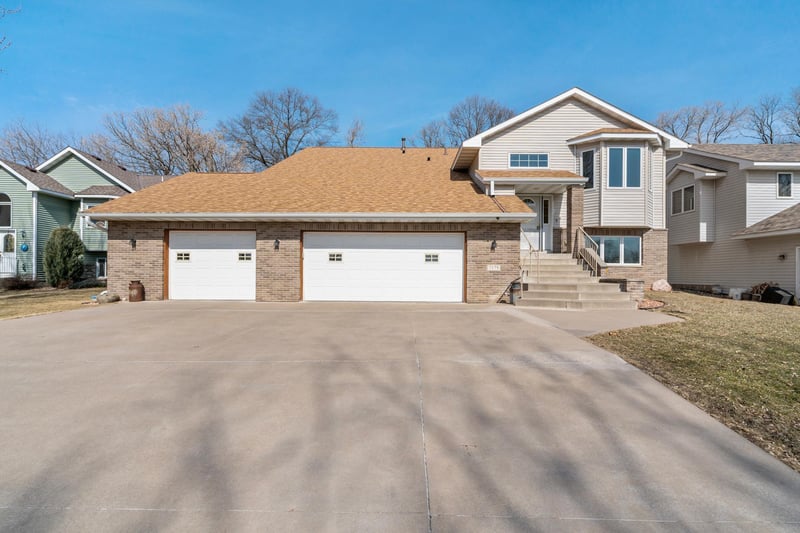 2175 13th Ave E, North Saint Paul, MN 55109