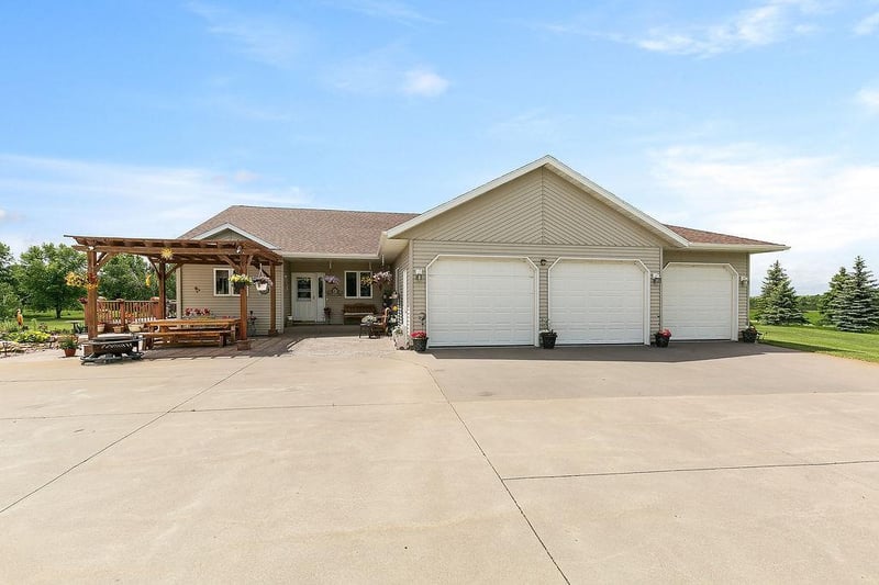 23805 Edgeton Rd, Richmond, MN 56368