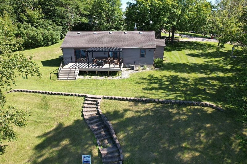 616 E Lake Cowdry Rd NW, Alexandria, MN 56308