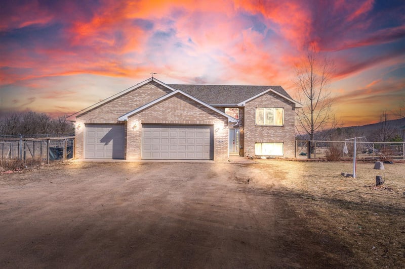 16200 Auburn Rd, Grasston, MN 55030