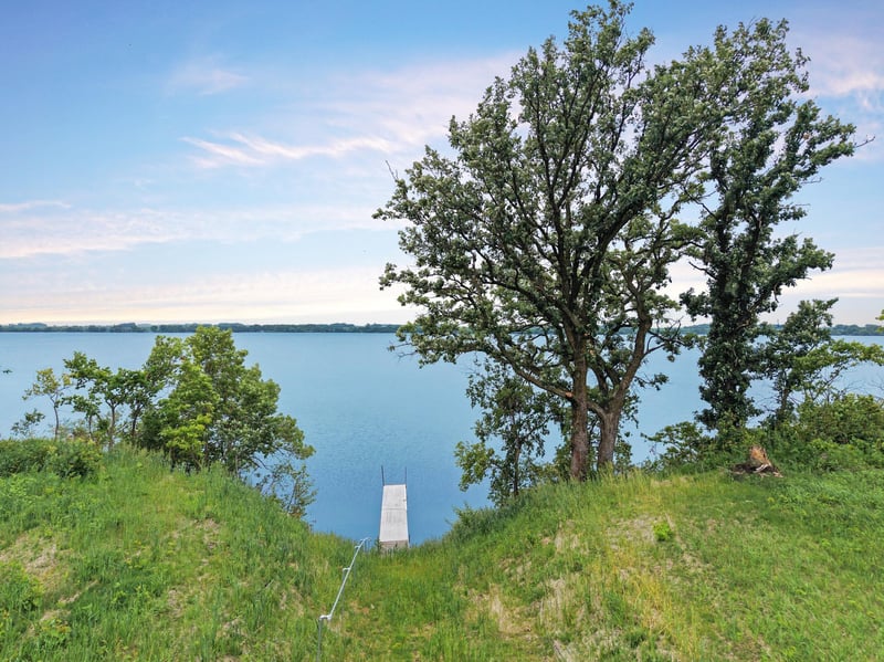 32 Jayvee Ln, Garvin, MN 56132
