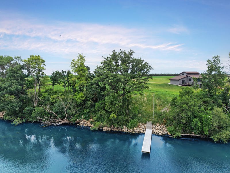 32 Jayvee Ln, Garvin, MN 56132