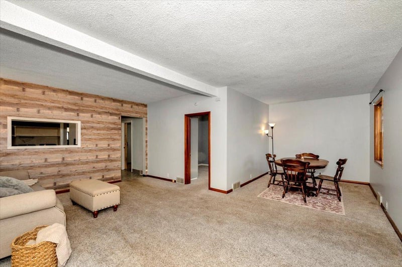 1430 97th Ave W, Duluth, MN 55808