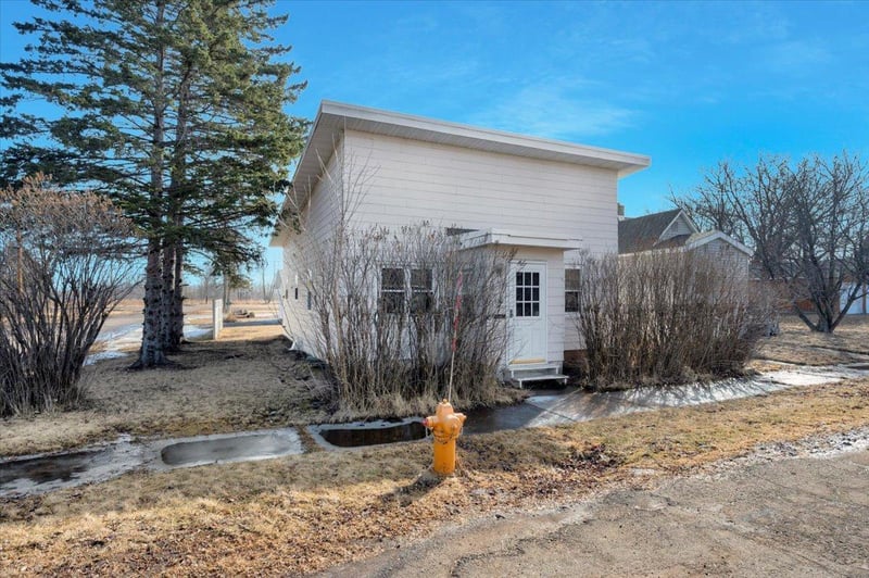 1430 97th Ave W, Duluth, MN 55808