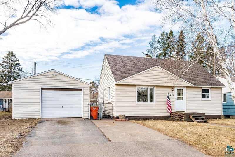 506 W Webbeking Dr, Carlton, MN 55718